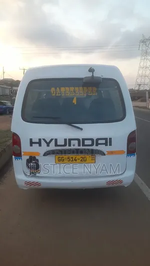 Hyundai H-100 2002 White