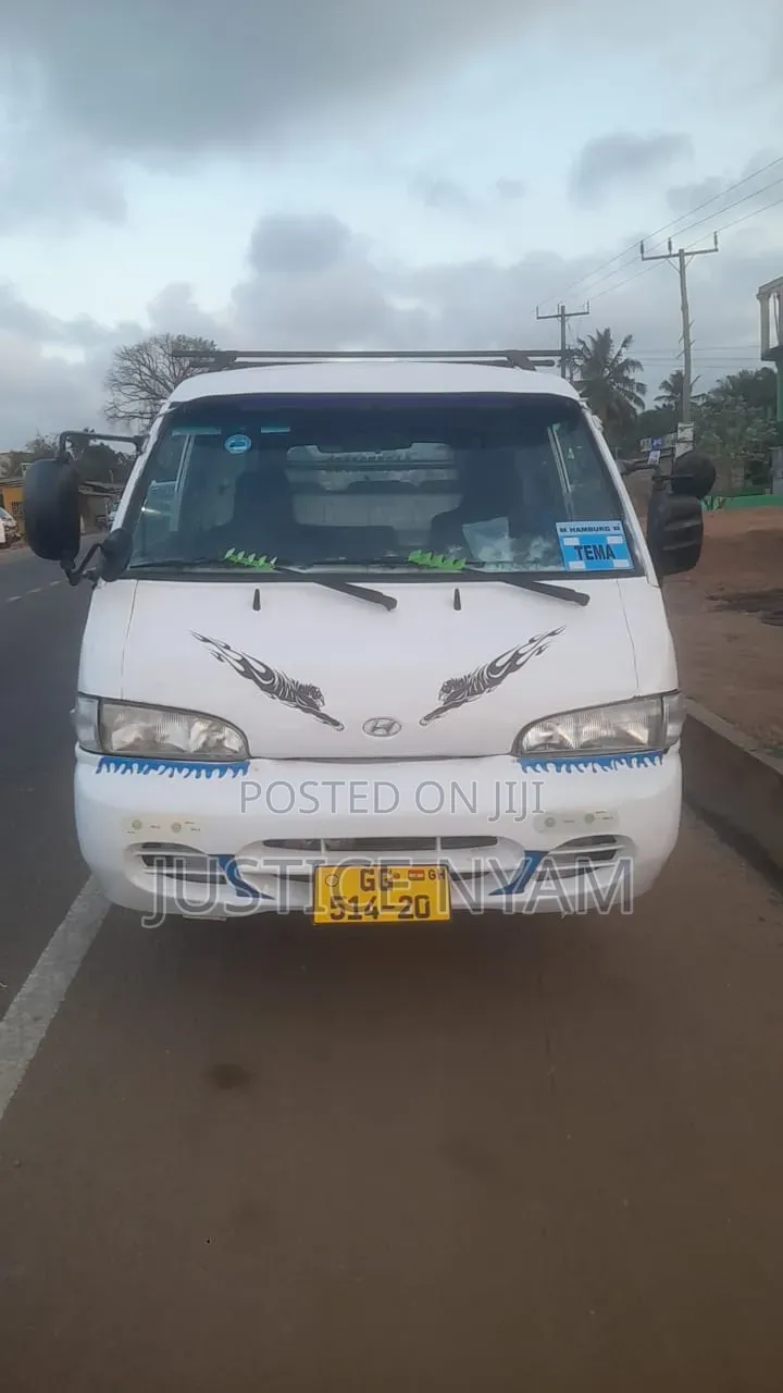 Hyundai H-100 2002 White