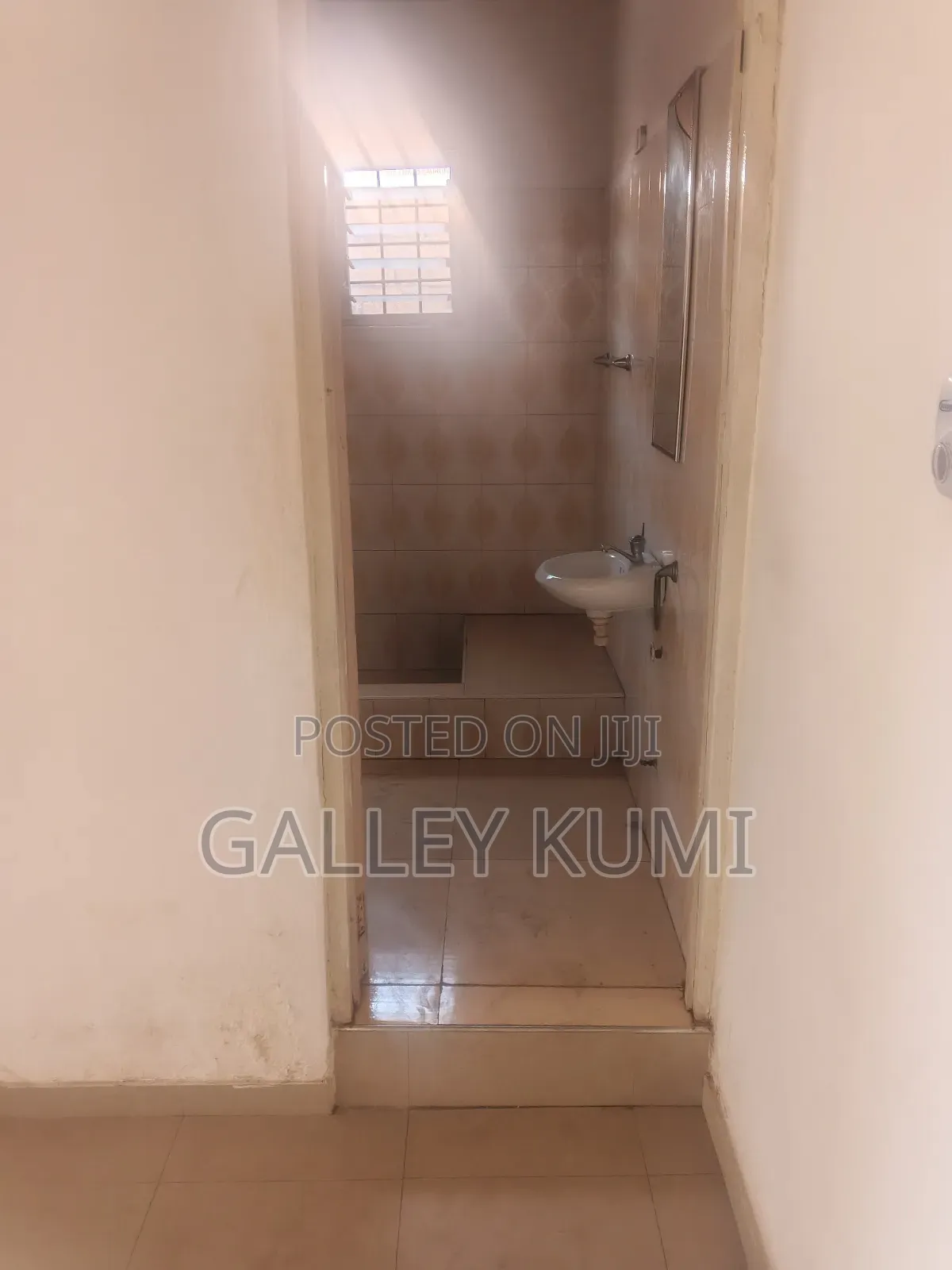 1bdrm Apartment in Expert Apartments, Ashomang Estate for rent