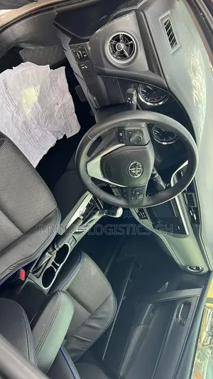 Toyota Corolla LE (1.8L 4cyl 2A) 2018 Brown