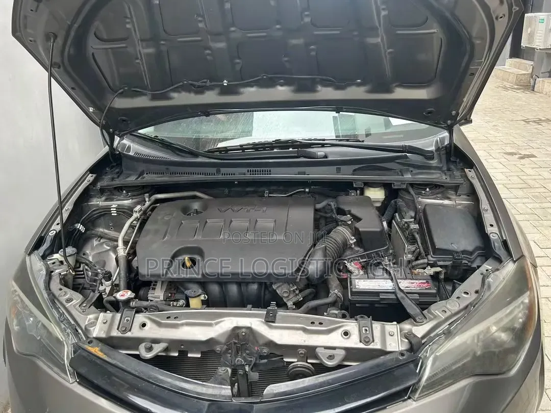 Toyota Corolla LE (1.8L 4cyl 2A) 2018 Brown