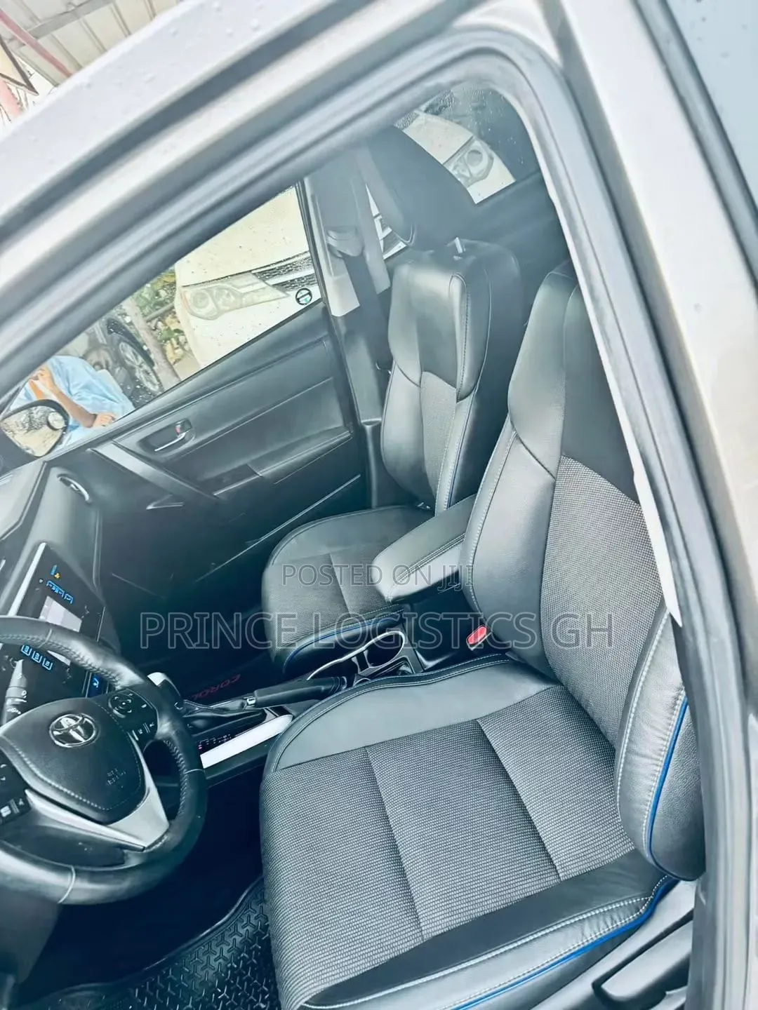 Toyota Corolla LE (1.8L 4cyl 2A) 2018 Brown