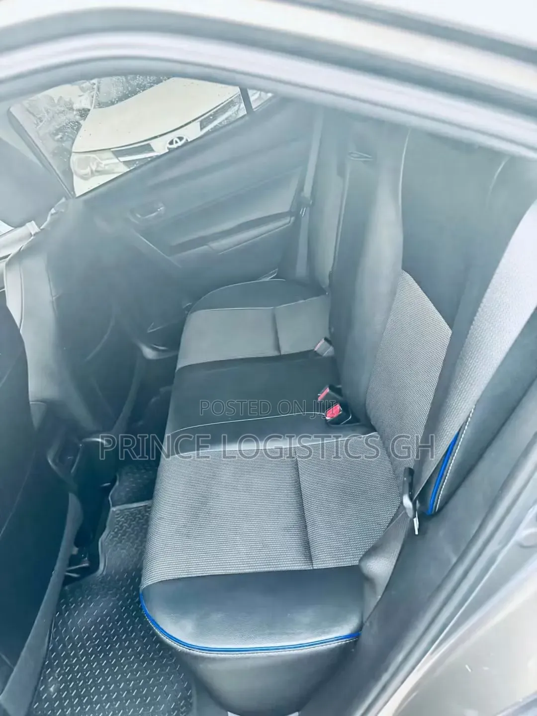 Toyota Corolla LE (1.8L 4cyl 2A) 2018 Brown