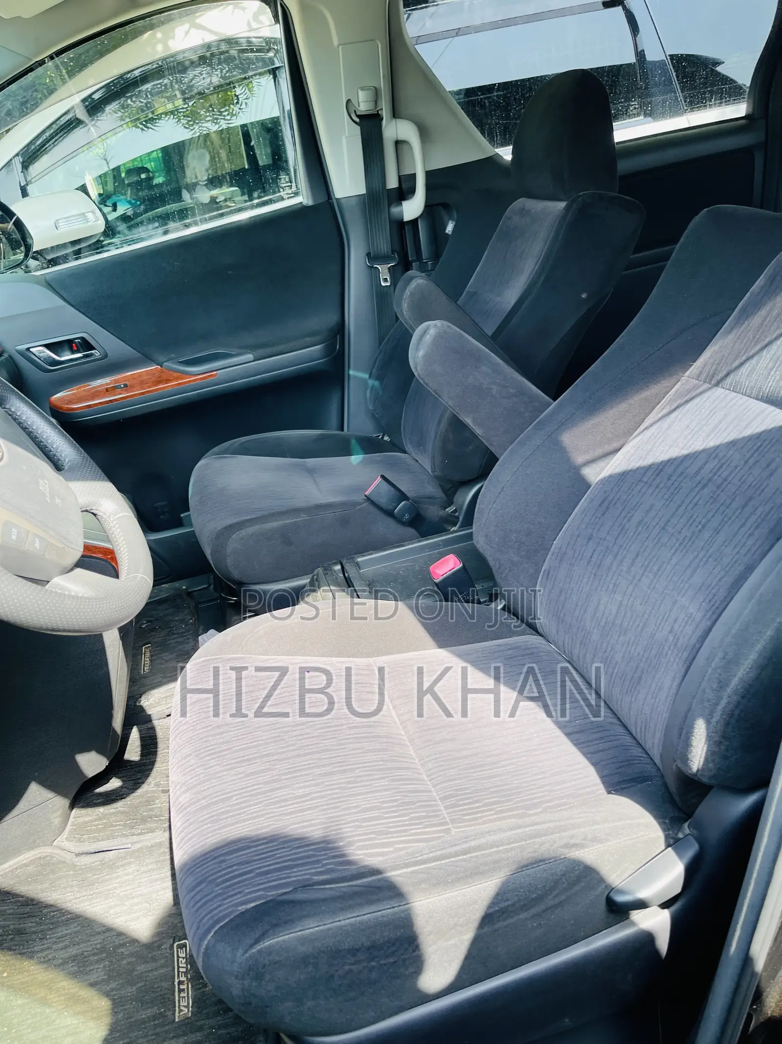 Toyota Vellfire Z 2.4 FWD 7-Seater 2013 Black