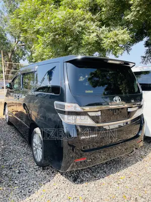 Toyota Vellfire Z 2.4 FWD 7-Seater 2013 Black