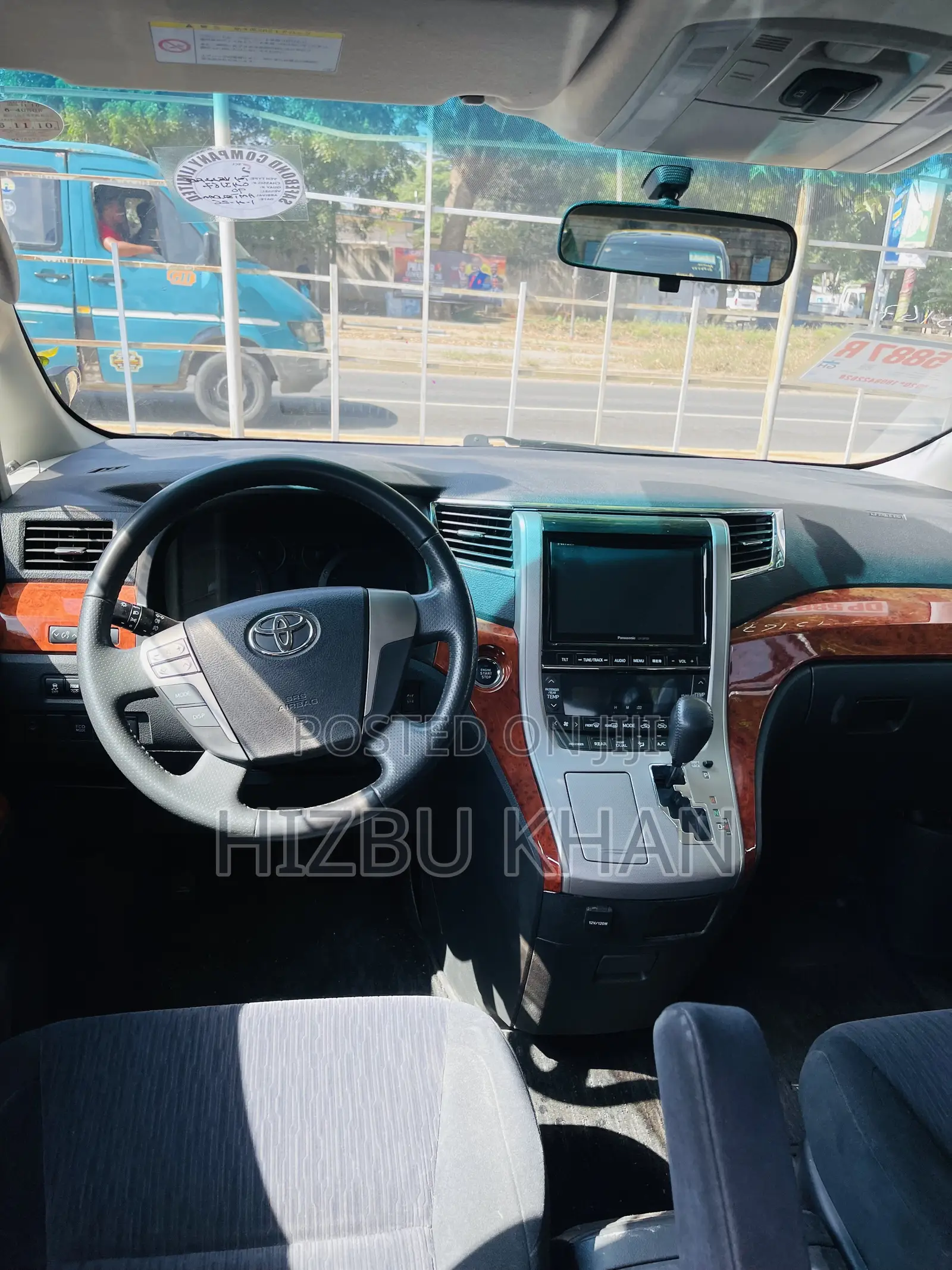 Toyota Vellfire Z 2.4 FWD 7-Seater 2013 Black