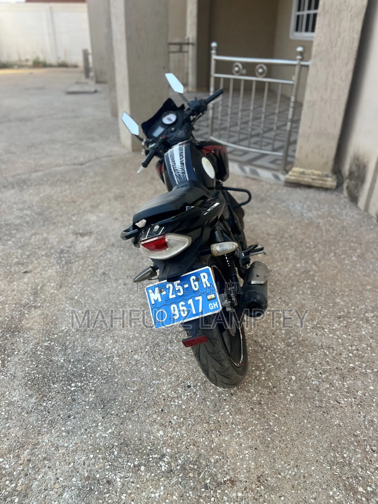 TVS Apache 180 RTR 2025 Black