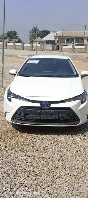 Toyota Corolla Hybrid 2023 White