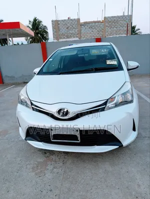 Toyota Vitz 1.3 AWD 3dr 2015 Pearl