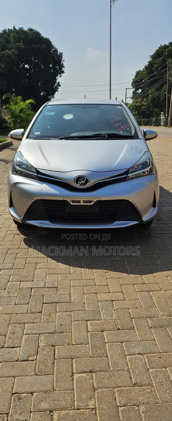Toyota Vitz 2016 Silver