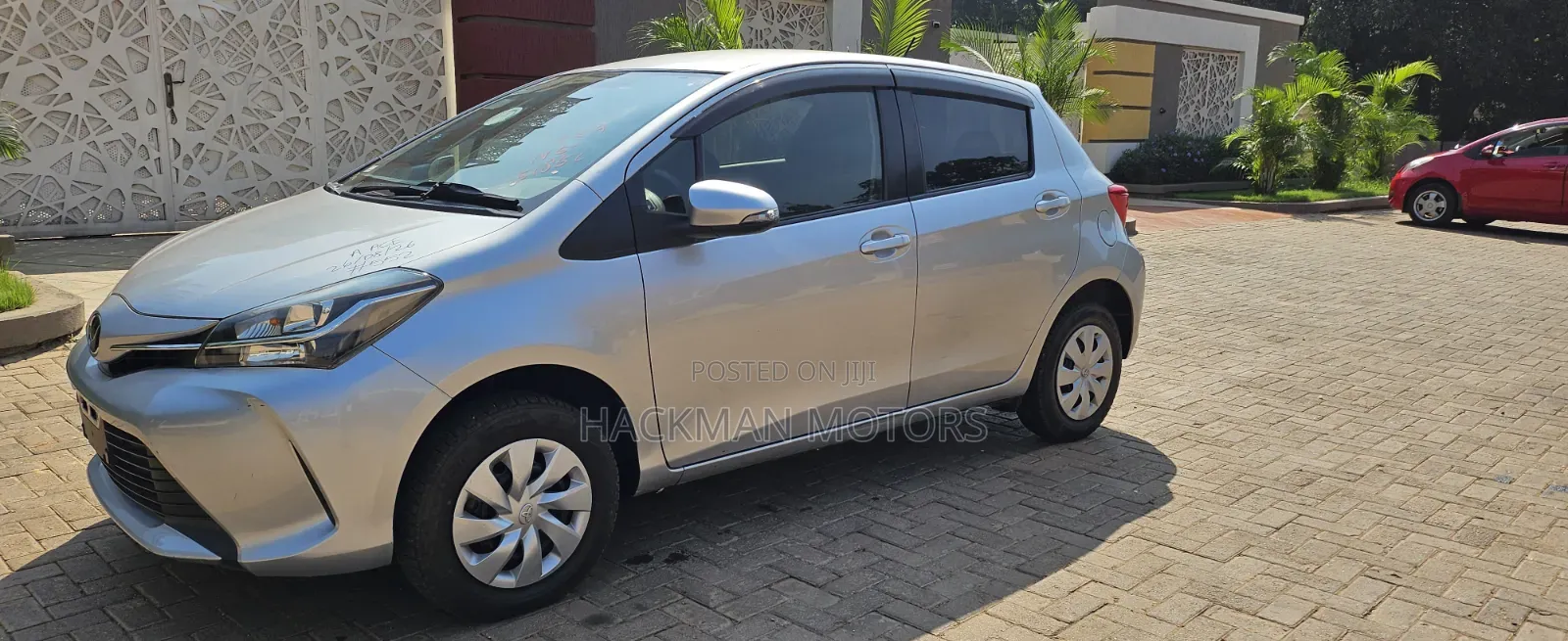 Toyota Vitz 2016 Silver