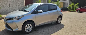 Toyota Vitz 2016 Silver