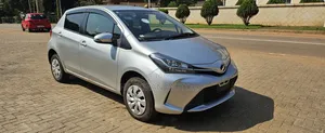 Toyota Vitz 2016 Silver