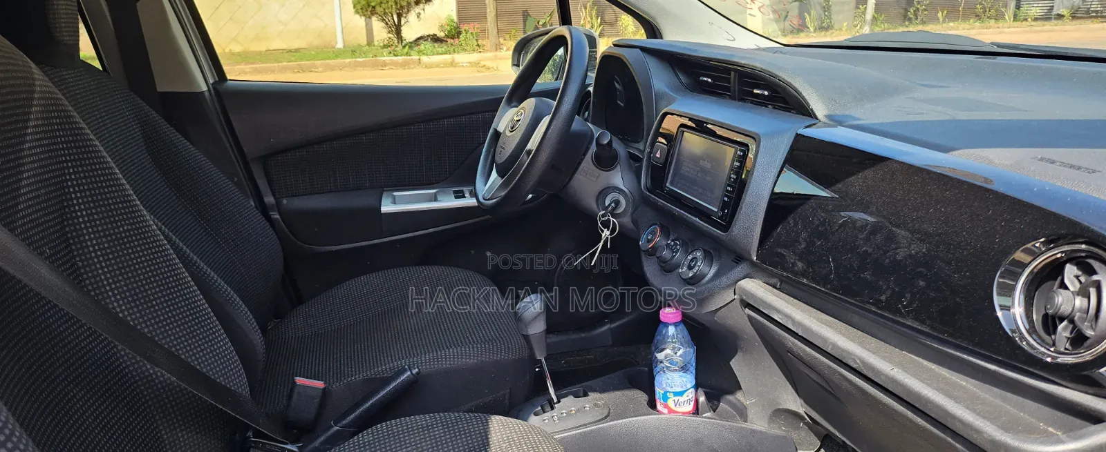 Toyota Vitz 2016 Silver