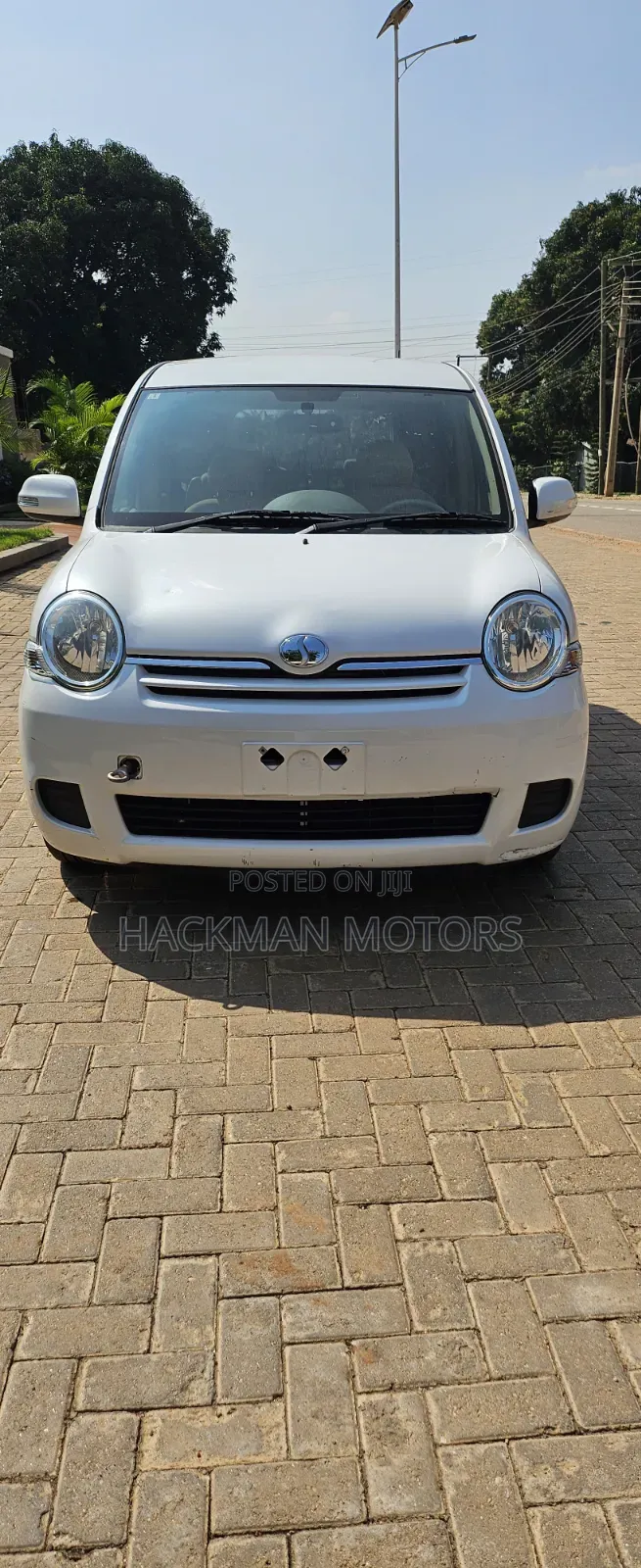 Toyota Sienta 1.5 FWD 2012 White