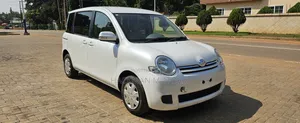 Toyota Sienta 1.5 FWD 2012 White