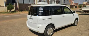 Toyota Sienta 1.5 FWD 2012 White