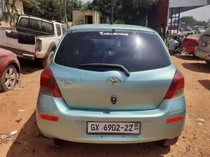 Toyota Vitz 2010 Green