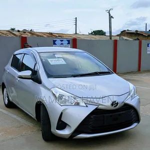 Toyota Vitz 1.3 FWD 5dr 2018 Silver