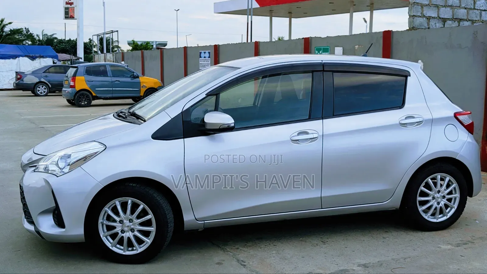 Toyota Vitz 1.3 FWD 5dr 2018 Silver