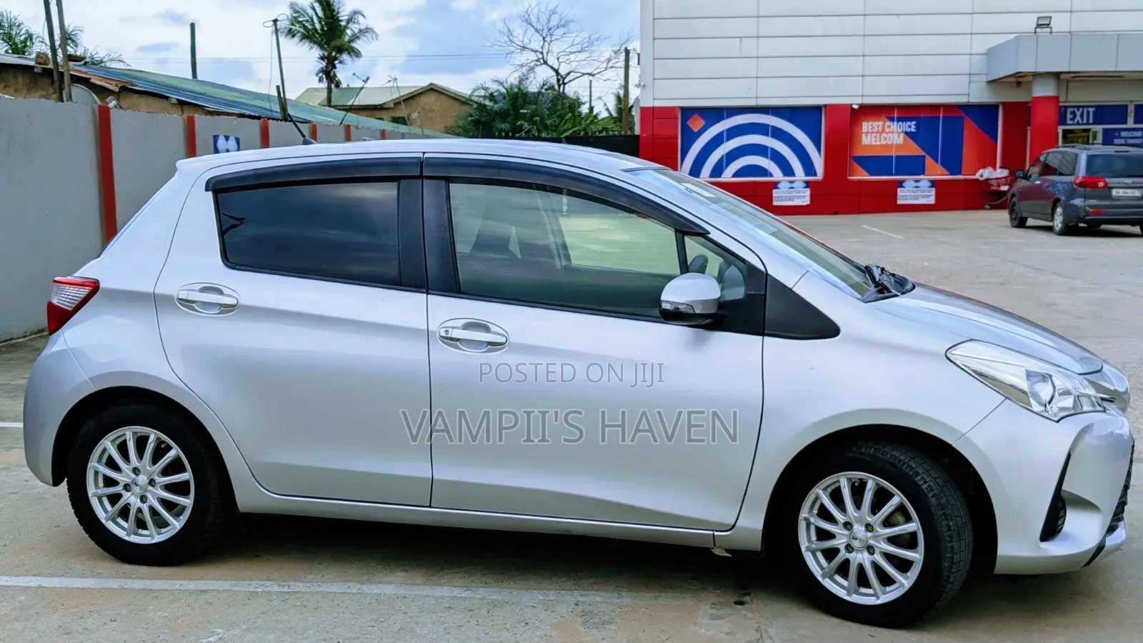 Toyota Vitz 1.3 FWD 5dr 2018 Silver
