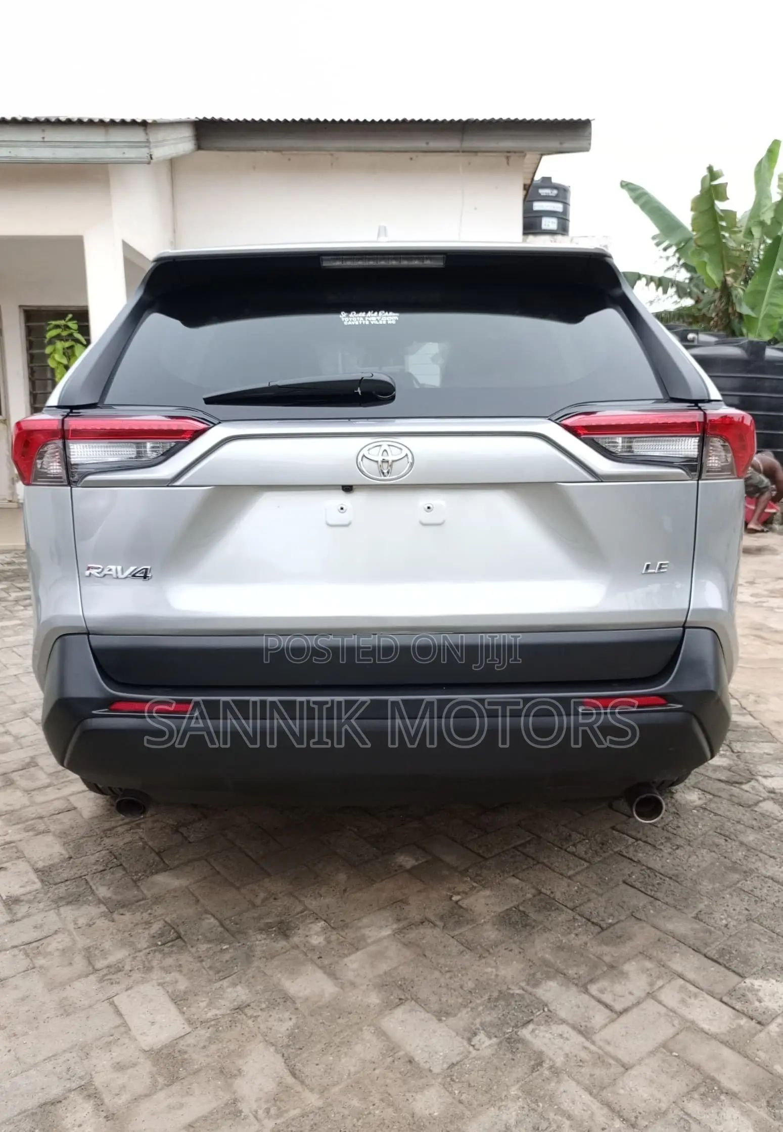 Toyota RAV4 XLE AWD 2024 Silver