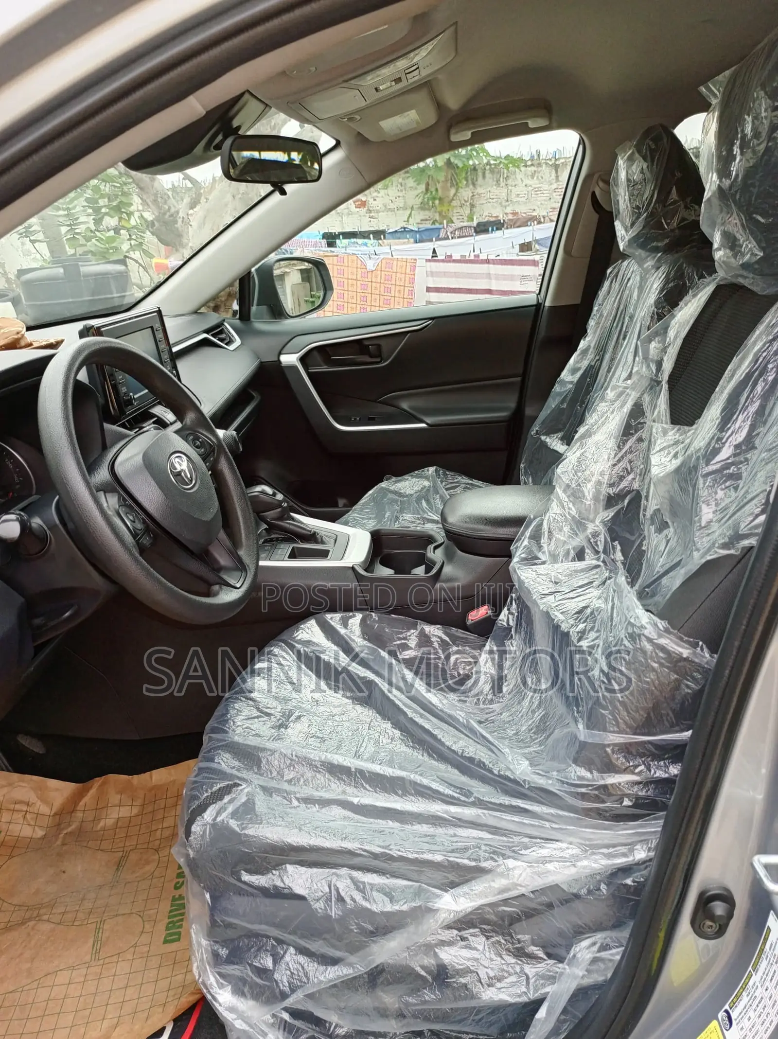 Toyota RAV4 XLE AWD 2024 Silver