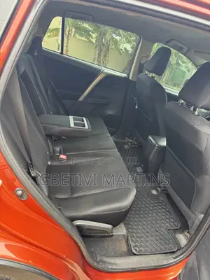 Toyota RAV4 2015 Orange