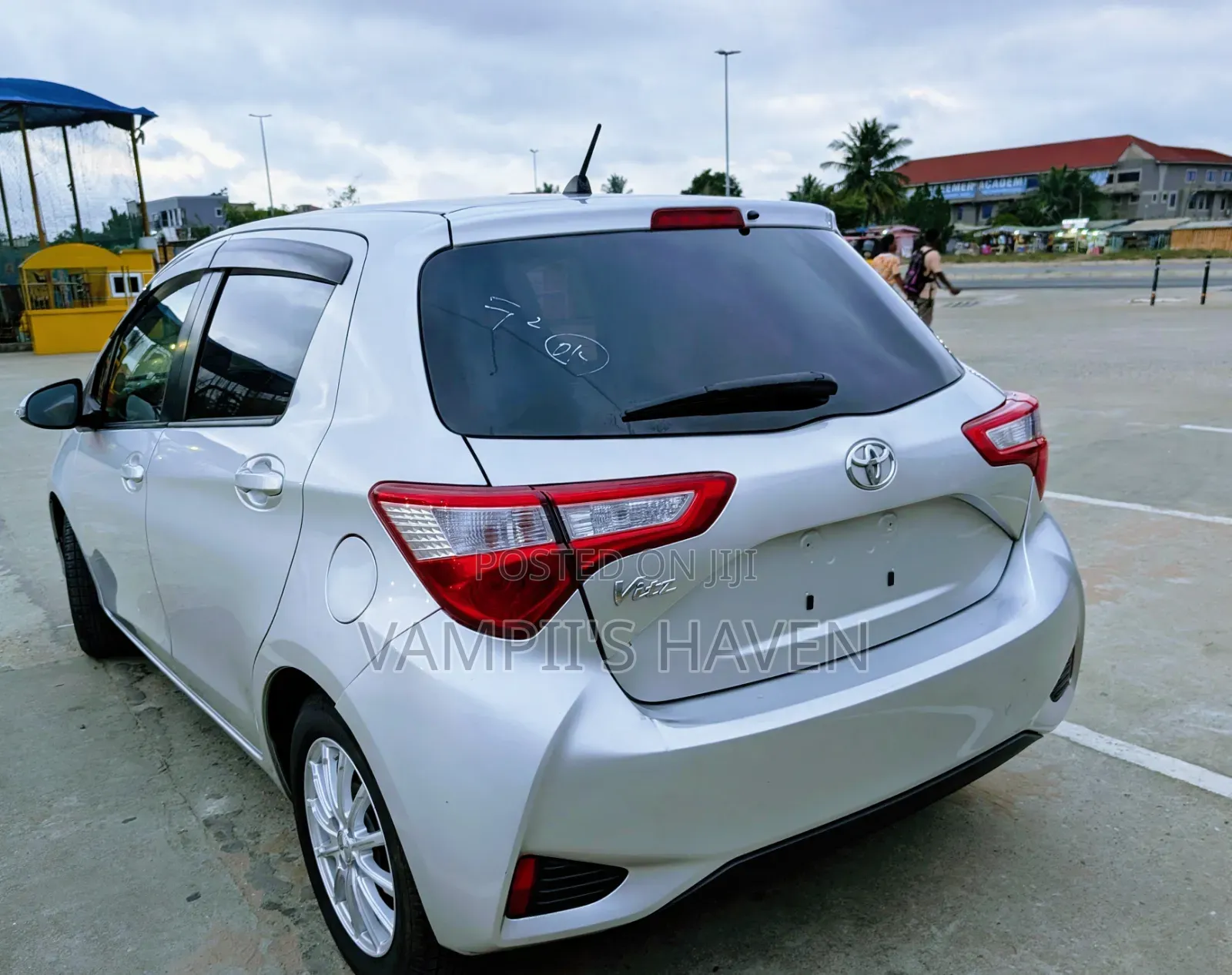 Toyota Vitz 1.3 FWD 5dr 2018 Silver