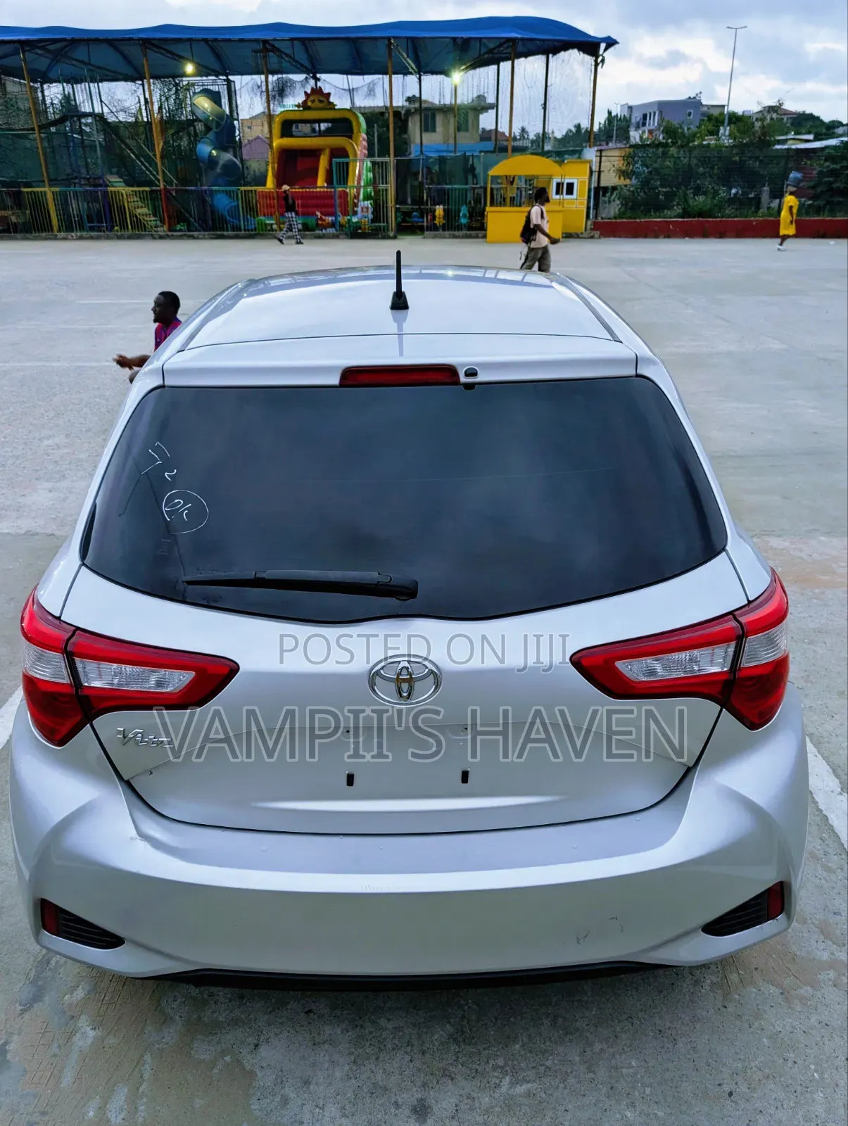 Toyota Vitz 1.3 FWD 5dr 2018 Silver
