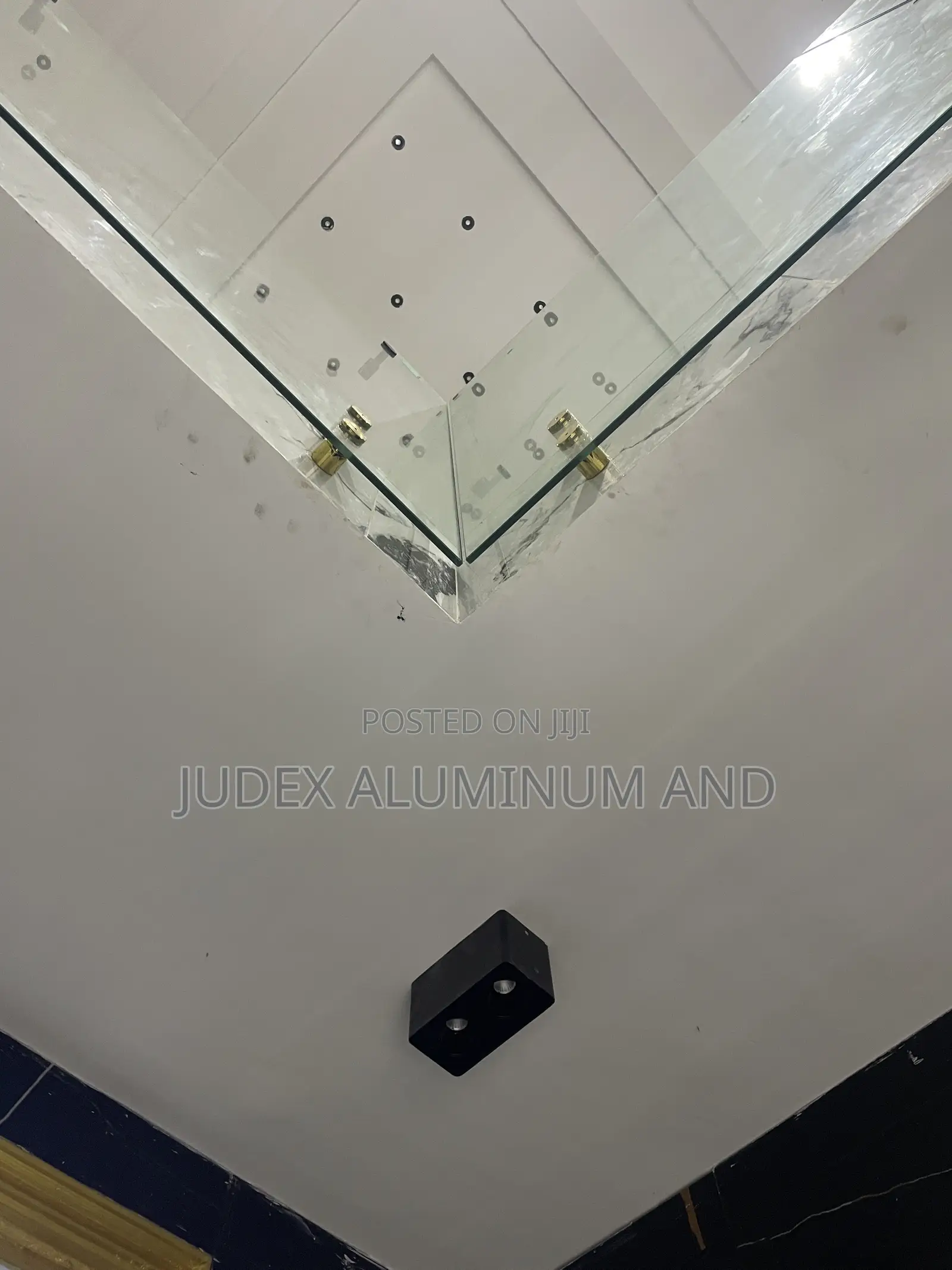 Bending Glasses on Staircase