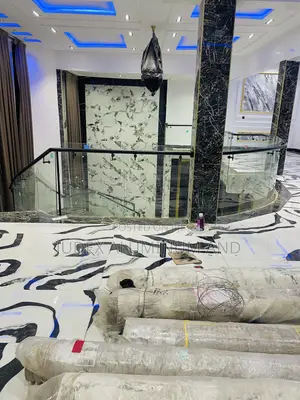 Bending Glasses on Staircase