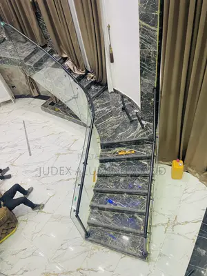 Bending Glasses on Staircase