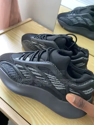 Adidas Yeezy 700 V3 "Alvah"