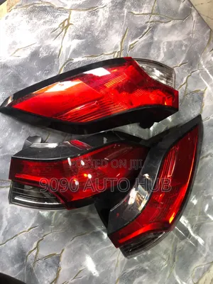  Toyota Corolla Cross Taillight Pair – Premium OEM | Foreign Used