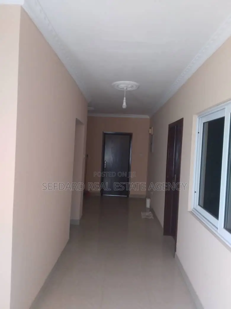 5bdrm House in Sefdard Properties, Spintex for rent