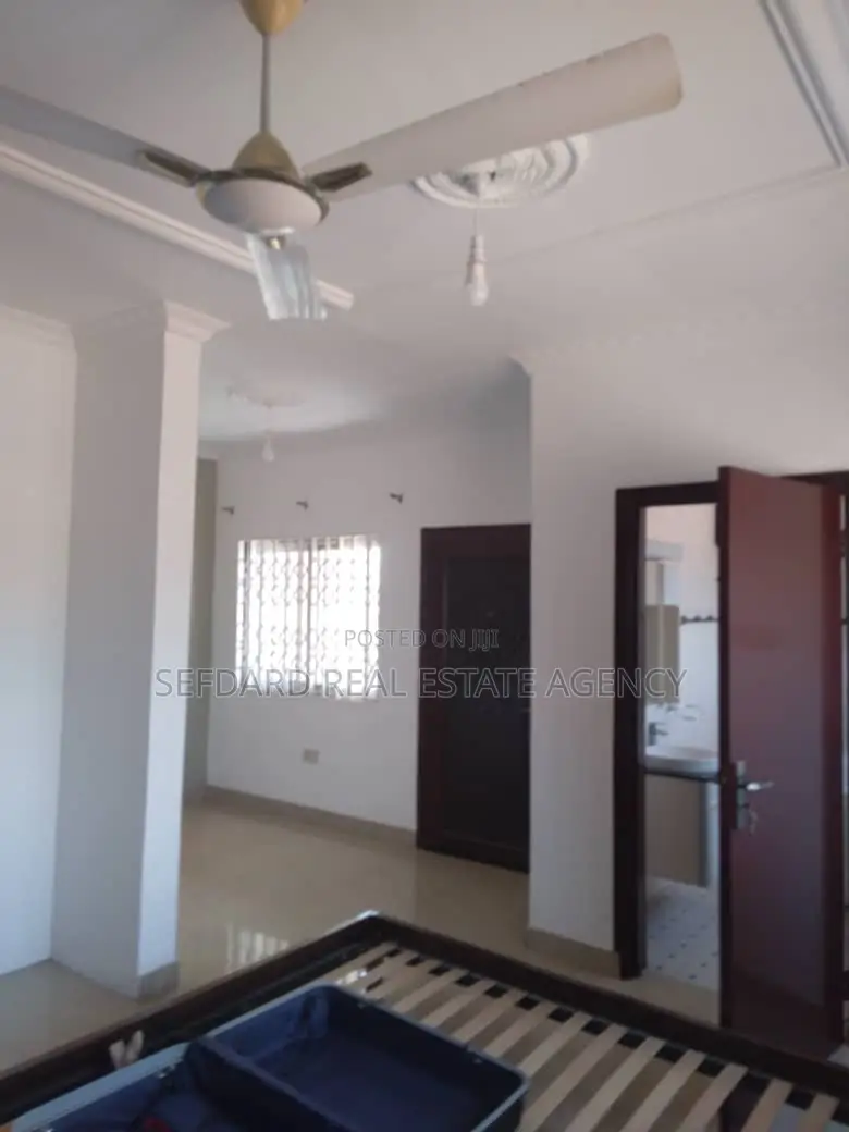 5bdrm House in Sefdard Properties, Spintex for rent