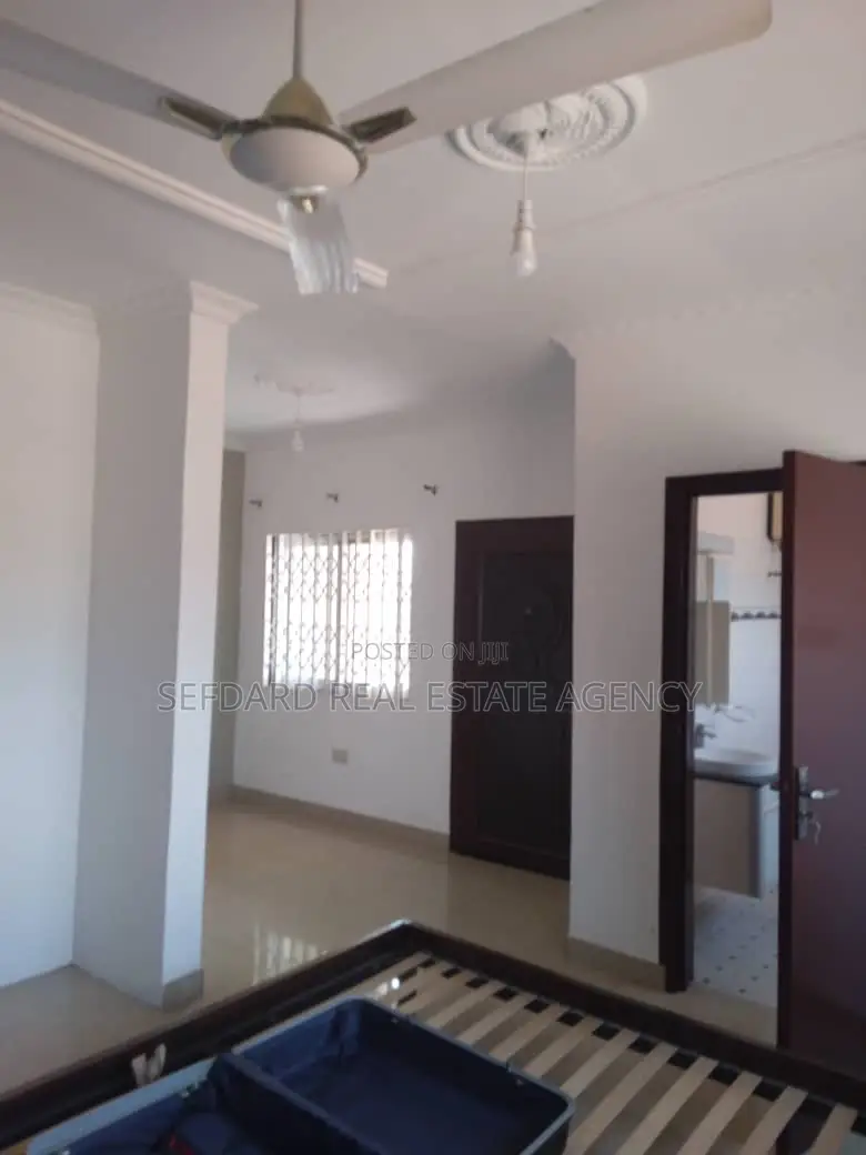 5bdrm House in Sefdard Properties, Spintex for rent