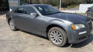 Chrysler 300 300S V6 3.5 AWD 2012 Gray