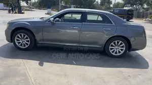 Chrysler 300 300S V6 3.5 AWD 2012 Gray