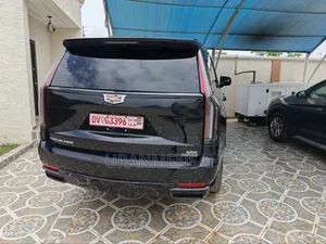 Cadillac Escalade Luxury 2024 Black