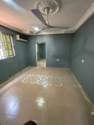1bdrm Room & Parlour in Lakeside Comm 1 for rent