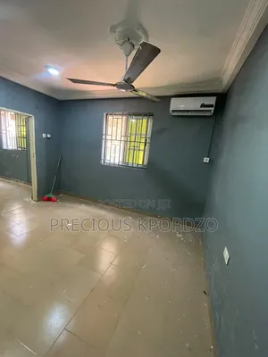 1bdrm Room & Parlour in Lakeside Comm 1 for rent