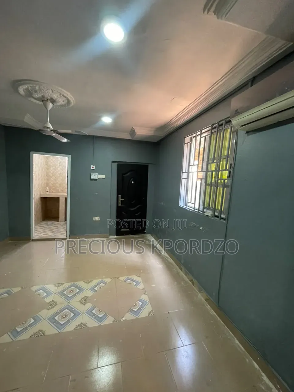 1bdrm Room & Parlour in Lakeside Comm 1 for rent