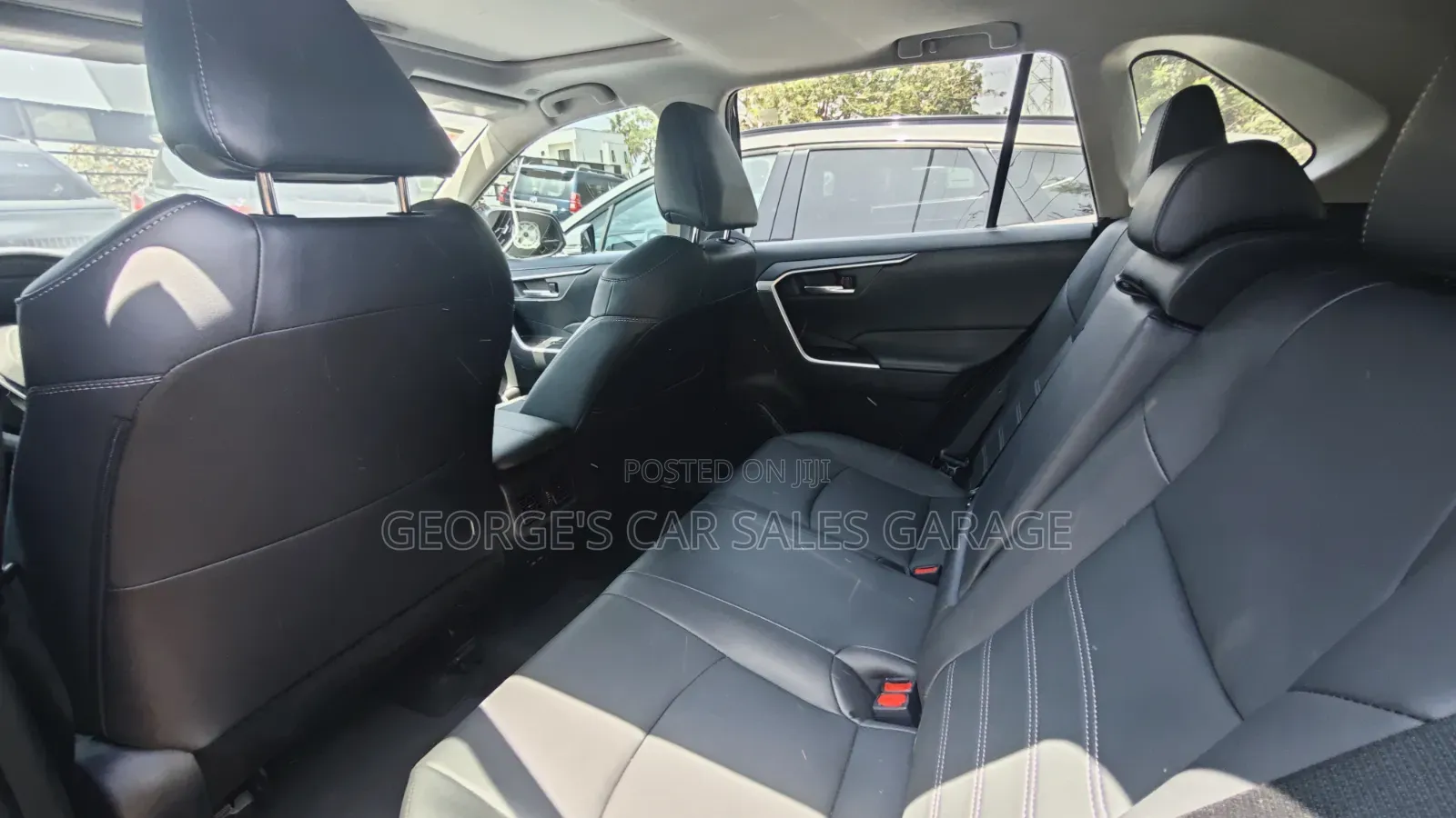 Toyota RAV4 XLE 2025 Black