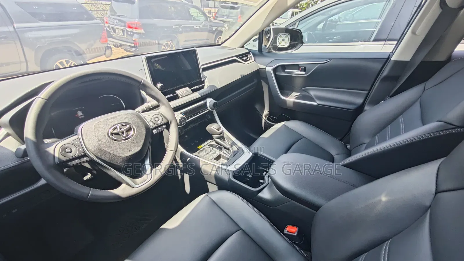 Toyota RAV4 XLE 2025 Black