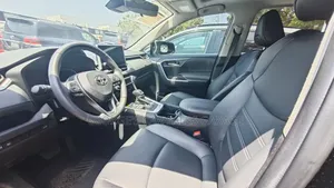 Toyota RAV4 XLE 2025 Black