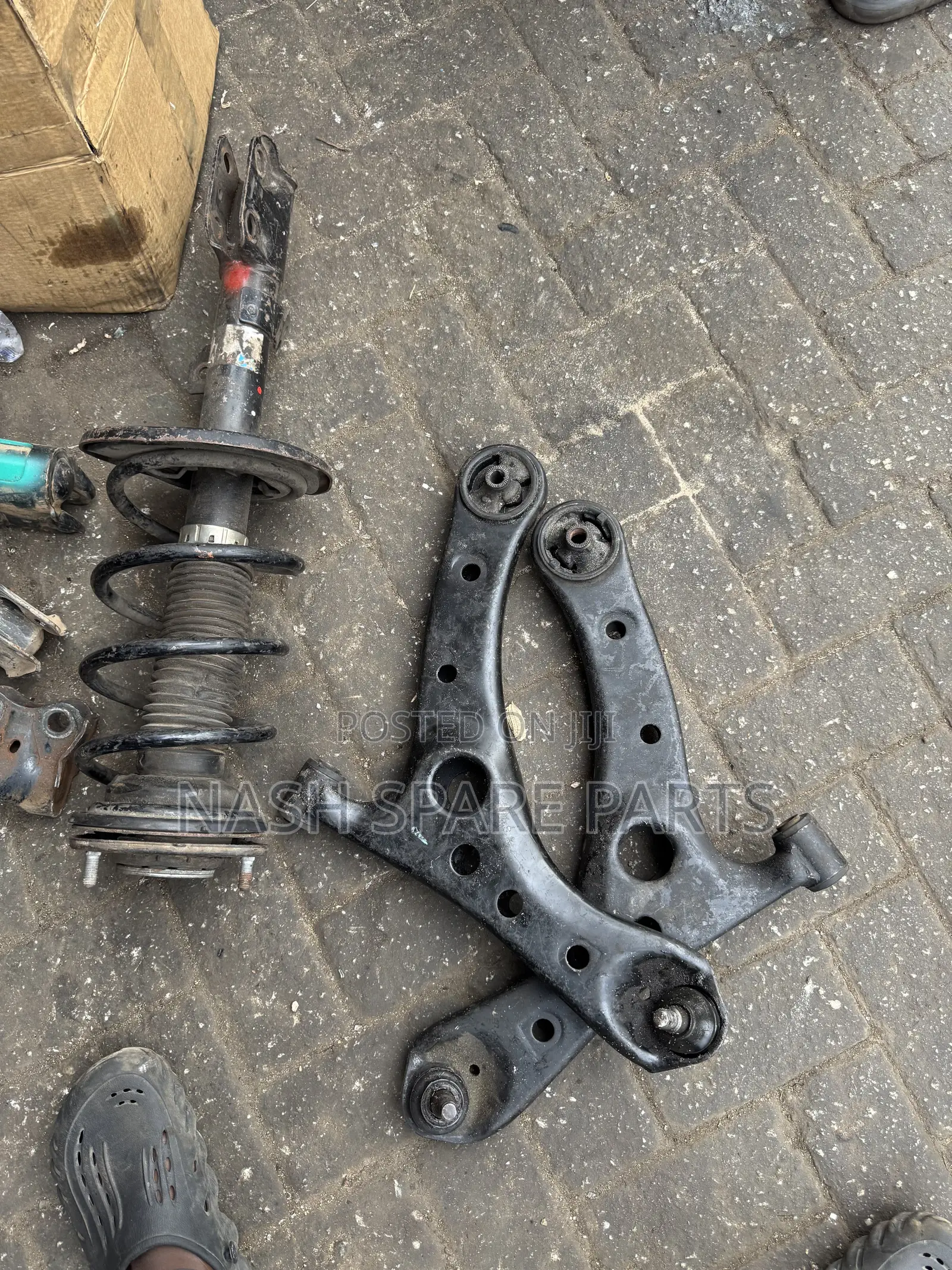 Toyota Voxy Low Arm