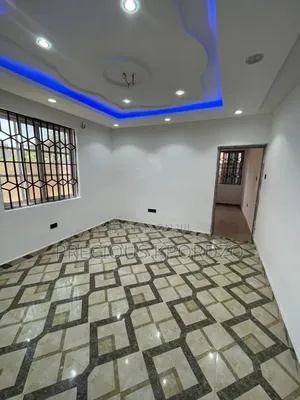 1bdrm Room & Parlour in Comm 1 Lakeside for rent