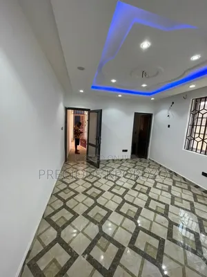 1bdrm Room & Parlour in Comm 1 Lakeside for rent
